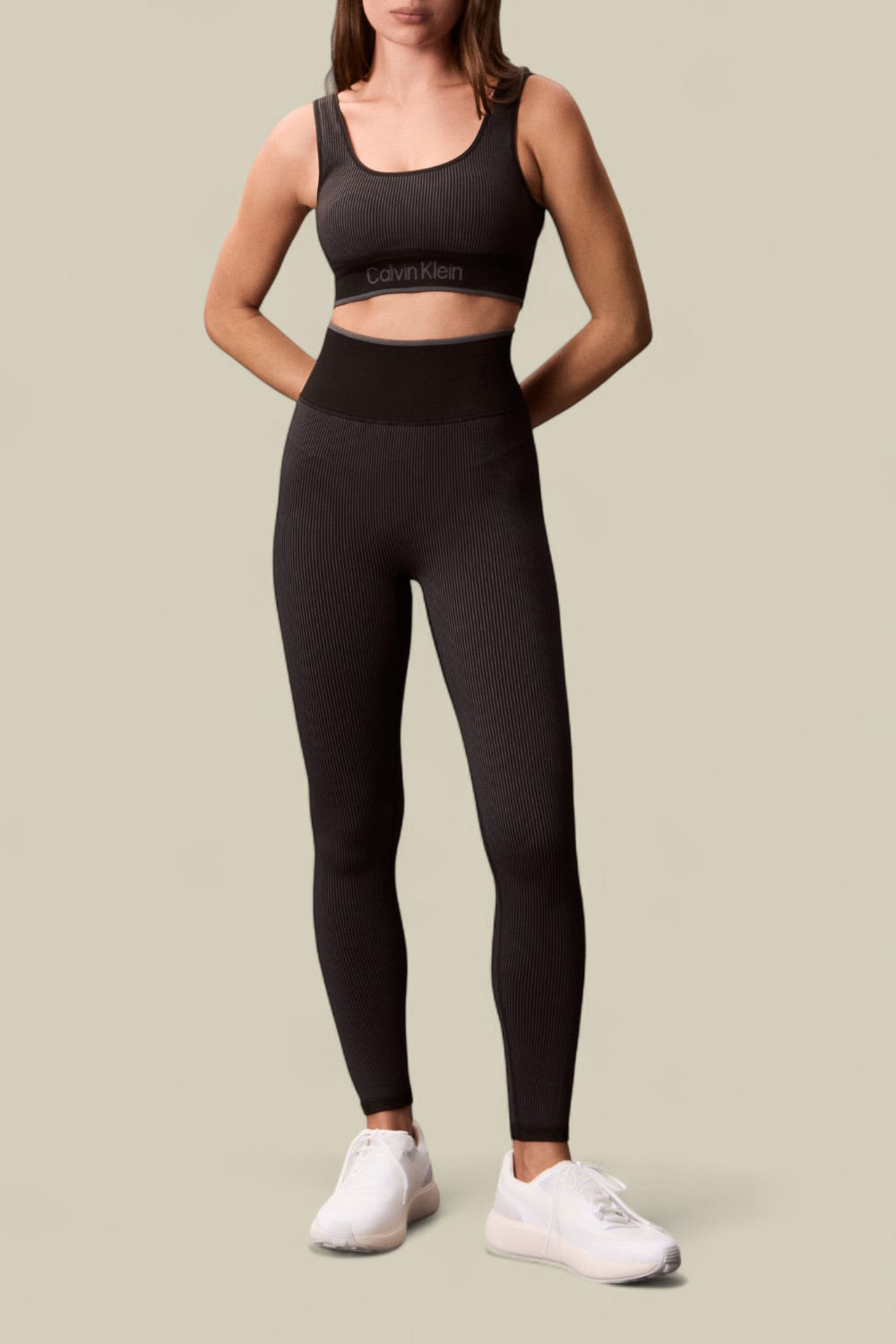 תמונת כל הלוק של טופ אימון